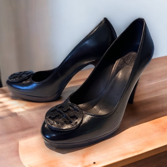 Tory Burch women's platform heels black leather logo EXC CON Calista $395 size 8 - Picture 1 of 7